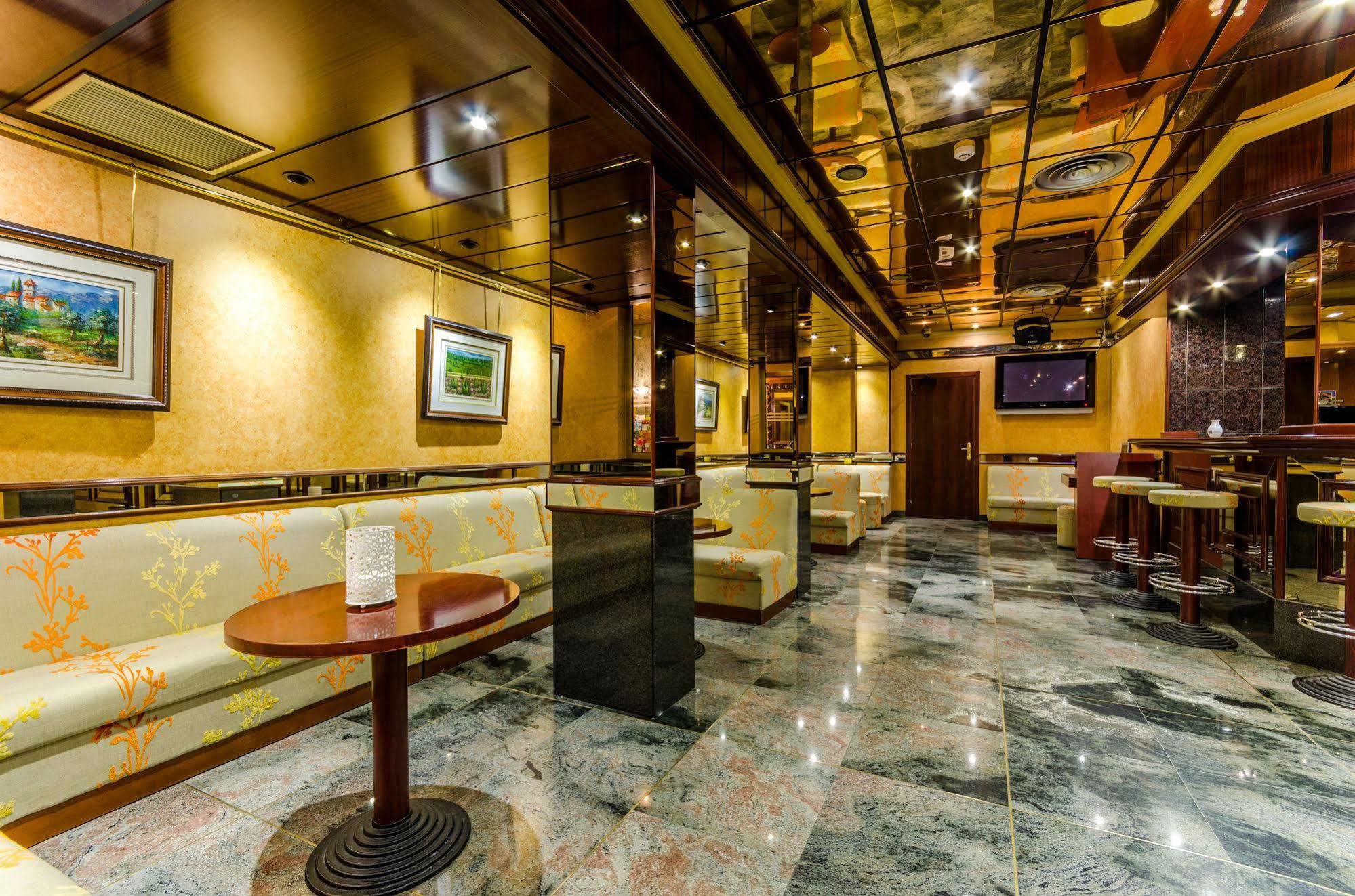 Yomo Eureka Hotel Andorra la Vella Bagian luar foto